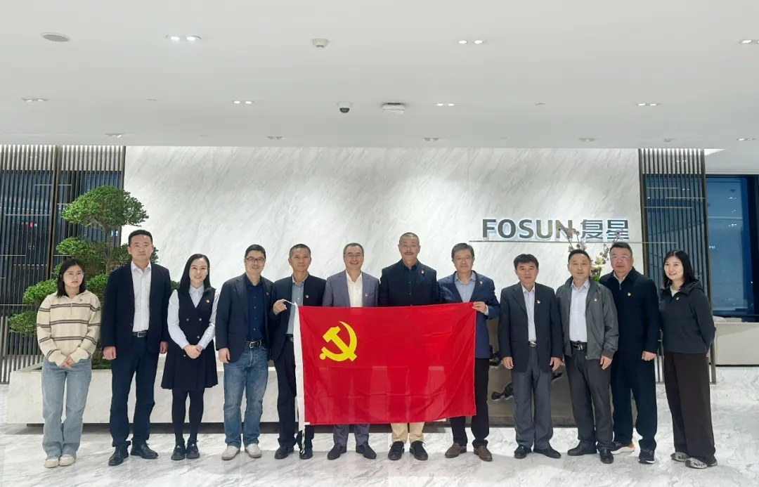 海南(nan)礦業與複星集(ji)團(tuán)、南(nan)鋼(gang)集(ji)團(tuán)共同探讨黨建(jian)引領(ling)髮(fa)展(zhan)新(xin)路徑